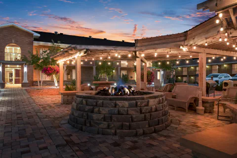 Enjoy s'mores by the fire pit and live music at our outdoor amphitheater.