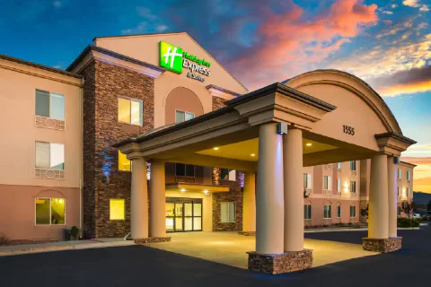Welcome to Holiday Inn Express and Suites